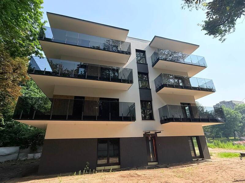 Apartamentowiec z balkonami